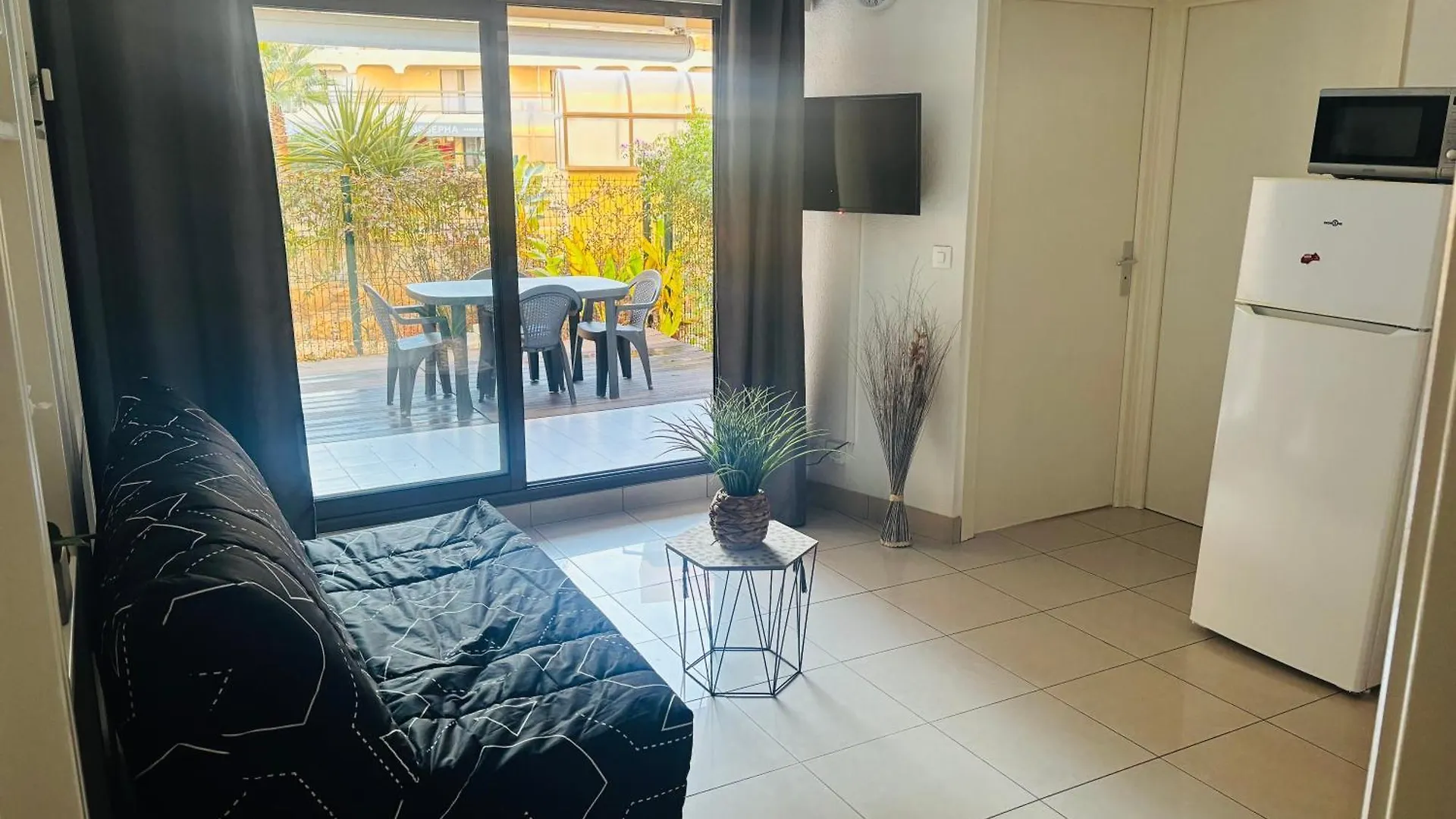 Studio Cabine En Front De Mer Frejus France