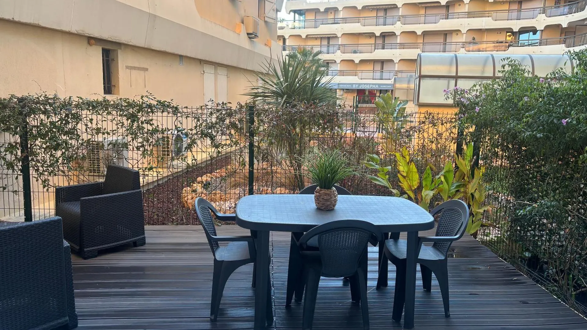 Studio Cabine En Front De Mer Frejus 0*,  France